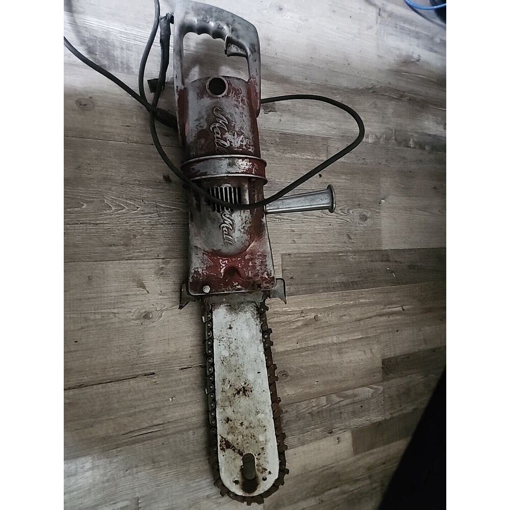 Mall Saw Electric Chain Saw Model No. 1E12 Chainsaw, needs new power cord